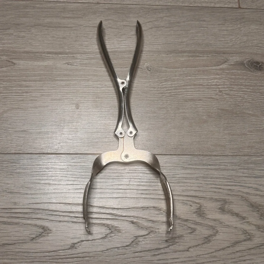 Vintage Handy Things Ludington Michigan Metal Scissor Serving Tongs‎ USA